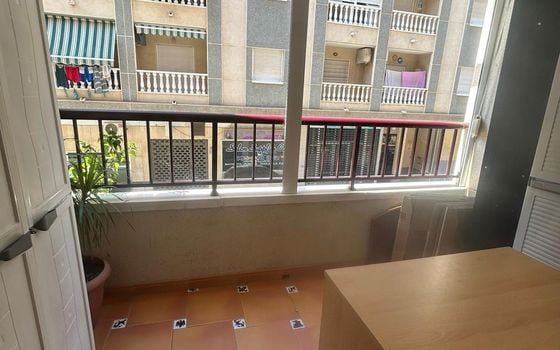 Appartement de 2 chambres à Torrevieja - AG151366 - Photo - Small - 9