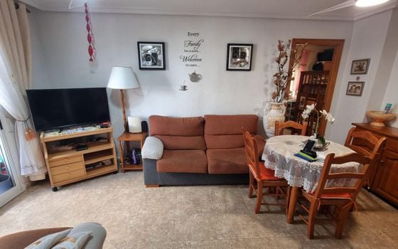 Apartamento de 2 habitaciones en Torrevieja - AG151491 - Foto - 2