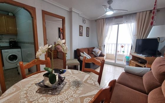 Apartamento de 2 habitaciones en Torrevieja - AG151491 - Foto - 4