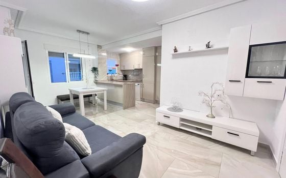 2 bedroom Penthouse in Torrevieja - AG151508 - Photo - 1
