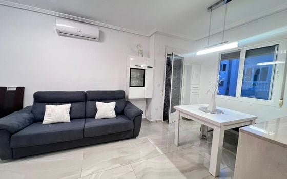 2 bedroom Penthouse in Torrevieja - AG151508 - Photo - 2