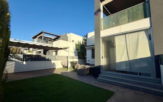 3 bedroom Villa in Torrevieja - AG151518 - Photo - 2