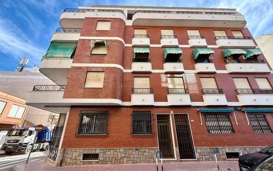 Apartamento de 3 habitaciones en Torrevieja - AG151522 - Foto - 2
