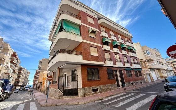 Apartamento de 3 habitaciones en Torrevieja - AG151522 - Foto - 1