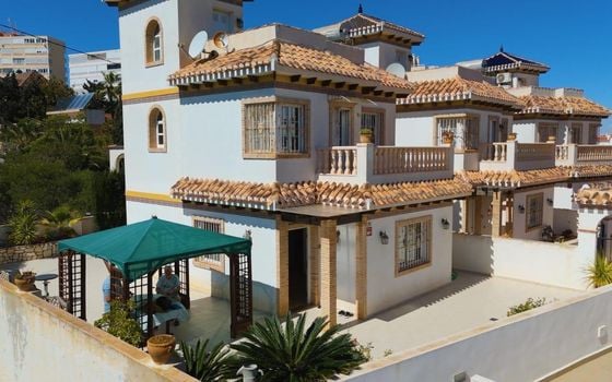 3 bedroom Villa in Torrevieja - AG151576 - Photo - 2