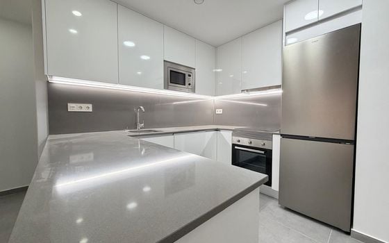Apartamento de 3 habitaciones en Torrevieja - AG151591 - Foto - Small - 8