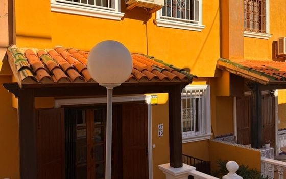 Duplex de 2 chambres à Torrevieja - AG151596 - Photo - 1