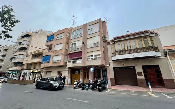 Apartamento de 4 habitaciones en Torrevieja - AG151836 - Foto - 1