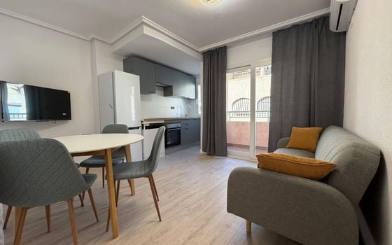 Appartement de 2 chambres à Torrevieja - AG152040 - Photo - 1