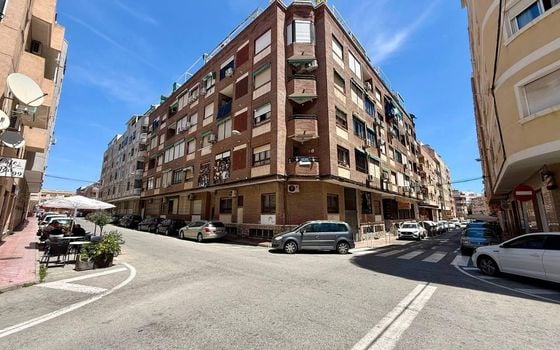 Appartement de 2 chambres à Torrevieja - AG152126 - Photo - 1