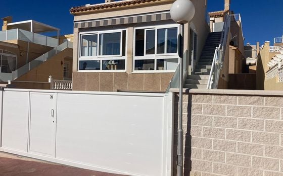 2 Schlafzimmer Villa in Orihuela Costa - AG152170 - Foto - 1