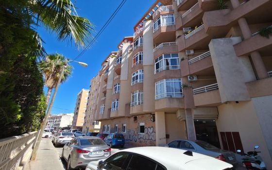 Appartement de 1 chambre à Torrevieja - AG152616 - Photo - 1