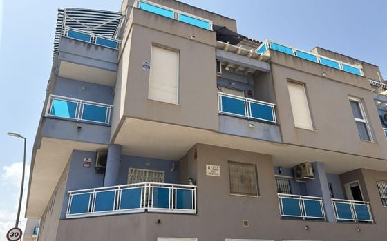 Apartamento de 2 habitaciones en Torrevieja - SV152933 - Foto - 1