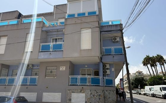 Apartamento de 2 habitaciones en Torrevieja - SV152933 - Foto - 2