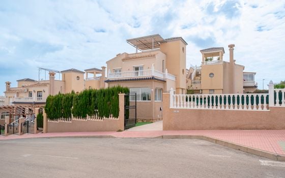 4 bedroom Villa in Orihuela Costa - CBB153017 - Photo - Small - 35