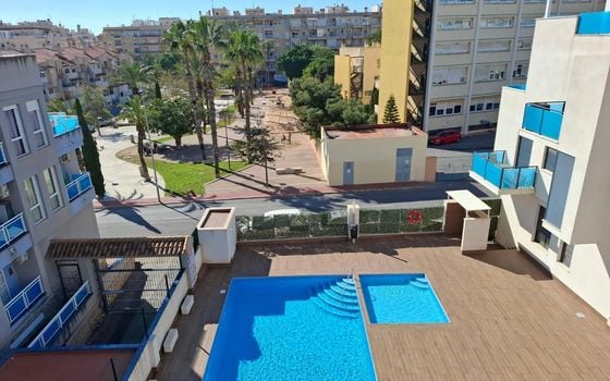 Apartamento de 2 habitaciones en Torrevieja - AG153733 - Foto - 1