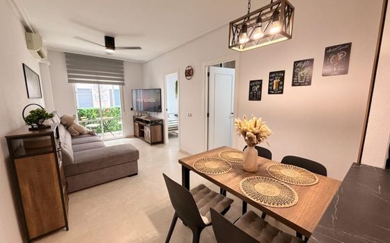 Apartamento de 2 habitaciones en Torrevieja - AG153733 - Foto - 3