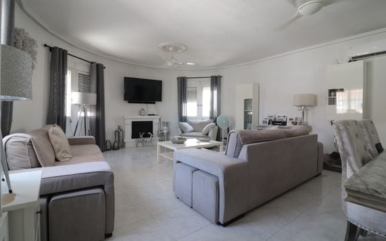 4 bedroom Villa in Rojales - VRE154019 - Photo - Small - 11