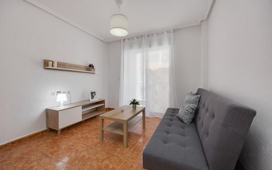 2 bedroom Apartment in Torrevieja - CYM154062 - Photo - 2
