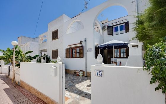 Villa de 2 chambres à Torrevieja - CYM154063 - Photo - 1
