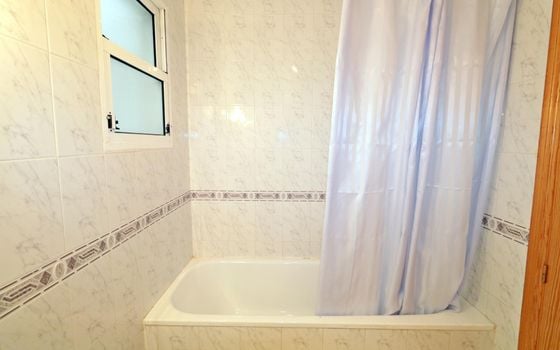 Appartement de 2 chambres à Torrevieja - AG154292 - Photo - Small - 14
