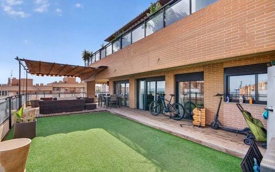 4 bedroom Penthouse in Alicante - CBE154240 - Photo - 1