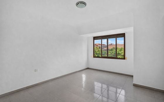 4 bedroom Apartment in Alicante - CBE154246 - Photo - Small - 7