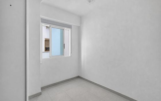 4 bedroom Apartment in Alicante - CBE154246 - Photo - Small - 10