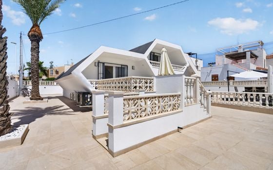 Villa de 3 chambres à Torrevieja - CBE154250 - Photo - 2