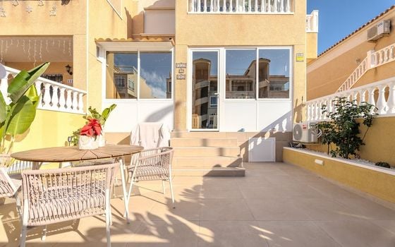 2 bedroom Apartment in Orihuela Costa - CBE154251 - Photo - 2
