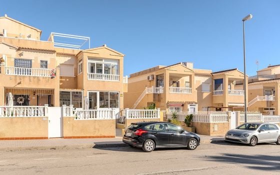 2 bedroom Apartment in Orihuela Costa - CBE154251 - Photo - 1