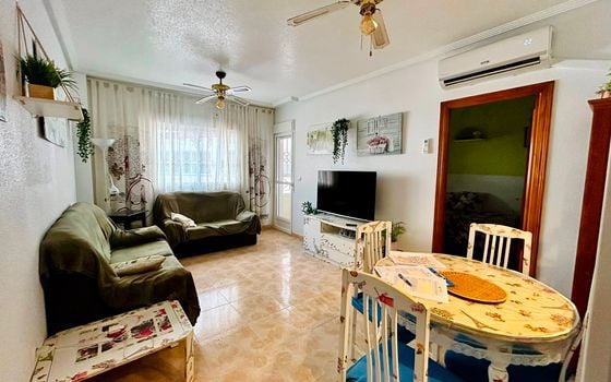 Appartement de 2 chambres à Torrevieja - SLI154468 - Photo - 1