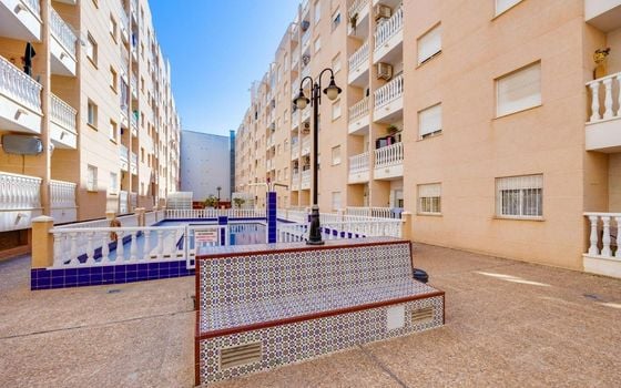 Appartement de 2 chambres à Torrevieja - AG154902 - Photo - 2