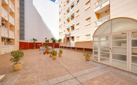 Appartement de 2 chambres à Torrevieja - AG154902 - Photo - 3