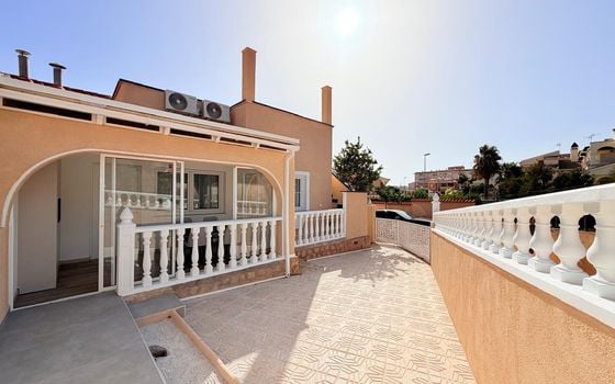 2 bedroom Villa in Torrevieja - AG154904 - Photo - 1