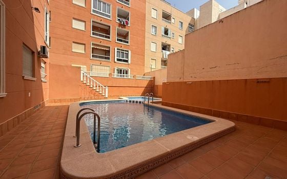 Apartamento de 2 habitaciones en Torrevieja - AG155062 - Foto - 2