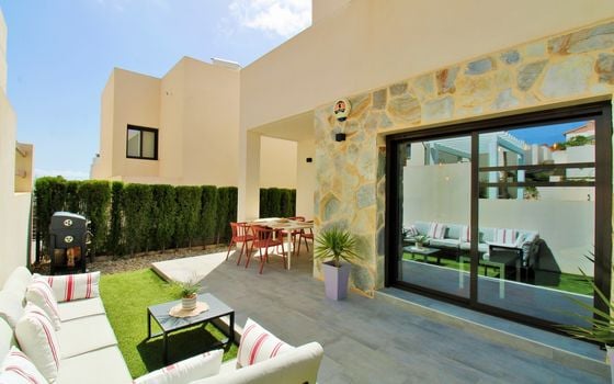 3 bedroom Villa in Villamartin - VC155651 - Photo - 2