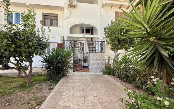 1 bedroom Penthouse in Torrevieja - AG156076 - Photo - 2