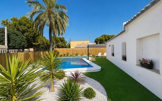 4 bedroom Villa in Punta Prima - URE156209 - Photo - Small - 27