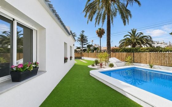 4 bedroom Villa in Punta Prima - URE156209 - Photo - Small - 30