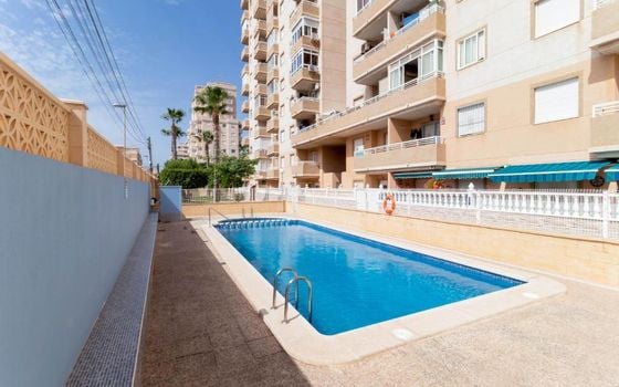 2 bedroom Apartment in Torrevieja - ET156975 - Photo - 1