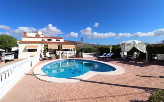 6 bedroom Villa in Crevillente - VRE157111 - Photo - 1