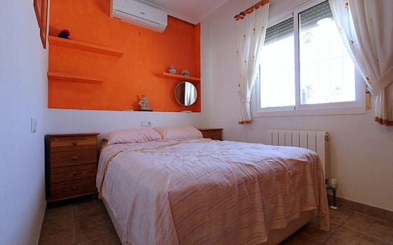 - IMC157229 - Photo - Small - 12