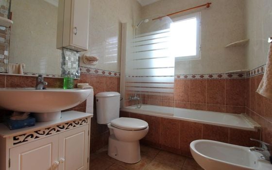 - IMC157229 - Photo - Small - 21