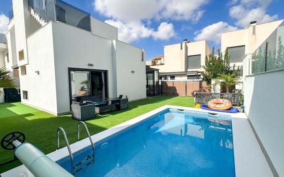 5 bedroom Villa in Torrevieja - RCJ158920 - Photo - 1