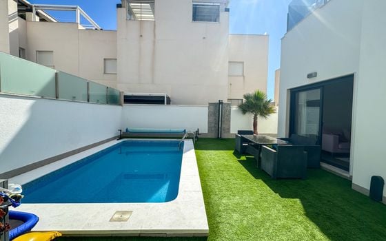 5 bedroom Villa in Torrevieja - RCJ158920 - Photo - 2
