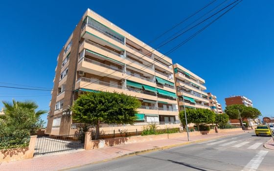 2 bedroom Apartment in Torrevieja - B159235 - Photo - 1