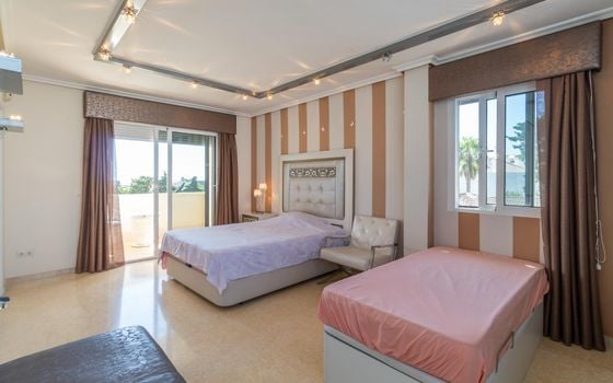 5 bedroom Villa in La Mata - RPF160191 - Photo - Small - 17