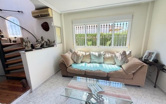 4 bedroom Villa in Villamartin - OKW160481 - Photo - 4