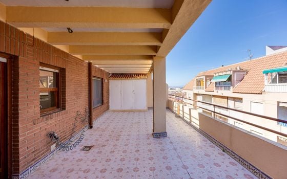 2 bedroom Penthouse in Torrevieja - CYM160888 - Photo - Small - 17
